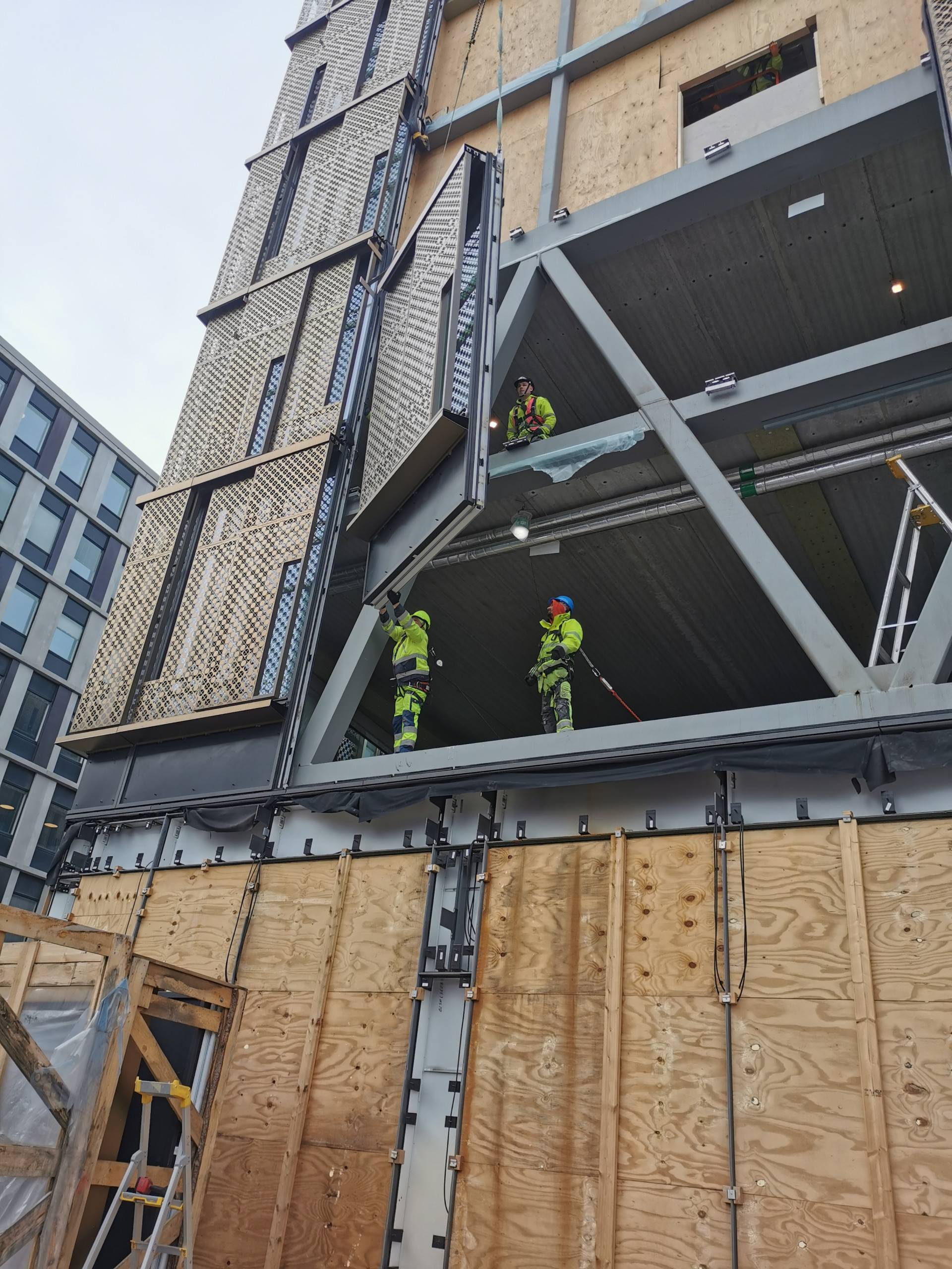 Montér zelených fasád / odvetrané fasády, konštrukcie